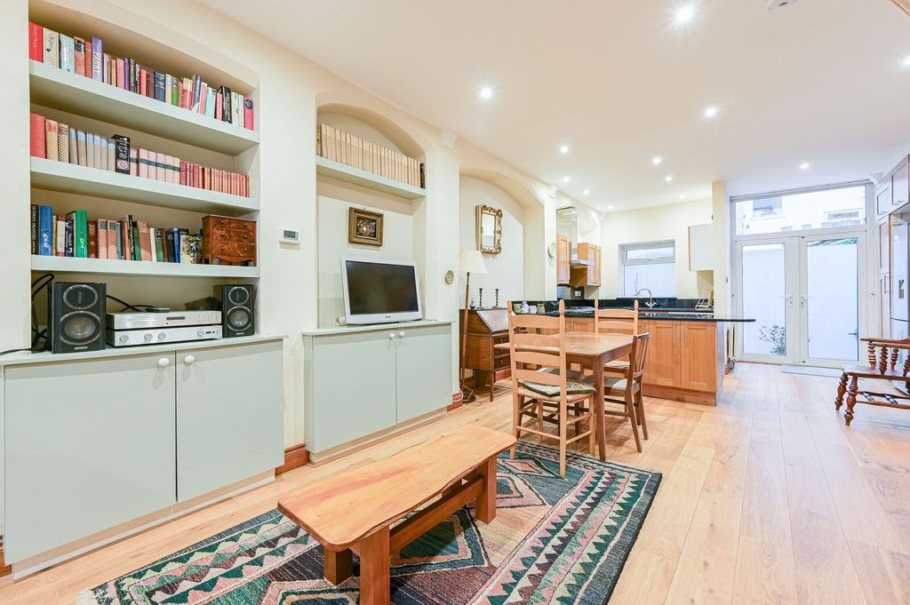 Property photo 3 of 16