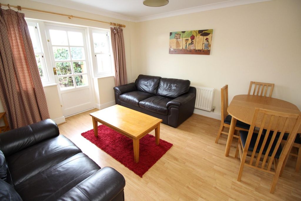 Property photo 3 of 11 Picture 3