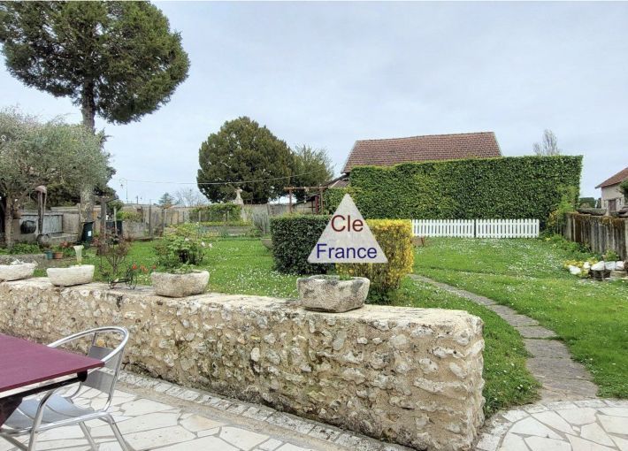 Property photo 2 of 18