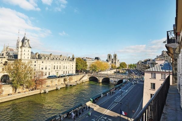 Property photo 1 of 3