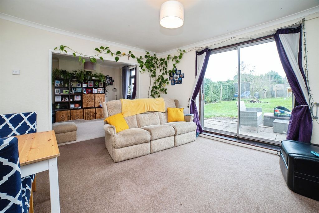 Property photo 2 of 25