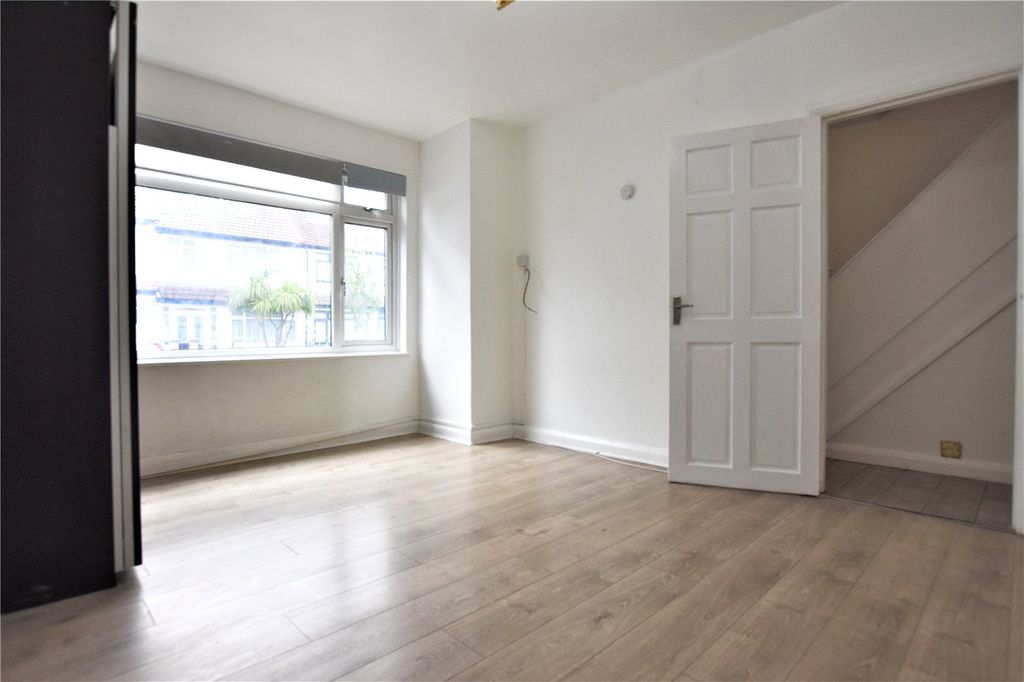 Property photo 3 of 19 Picture No. 29