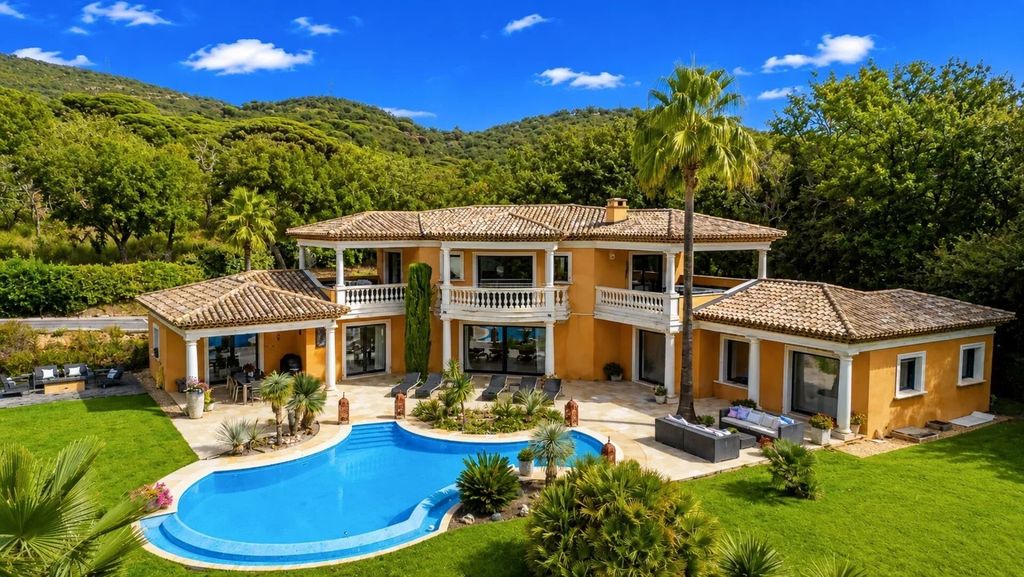 Property photo 1 of 17 Elegant Provençal Property In A Lush Green Green Setting