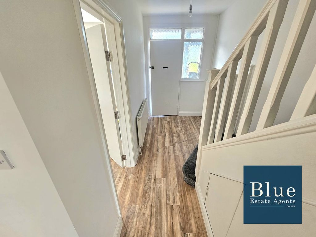 Property photo 2 of 15 Hallway