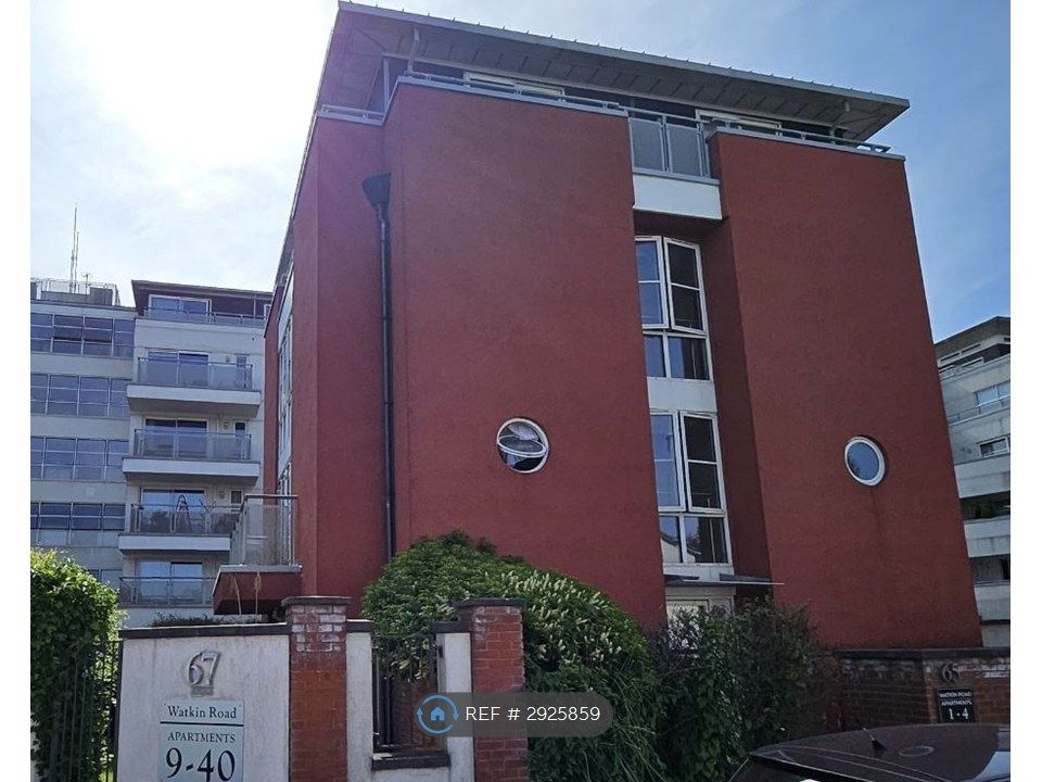 Property photo 1 of 11 2-Bed Penthouse - Freeman's Meadow
