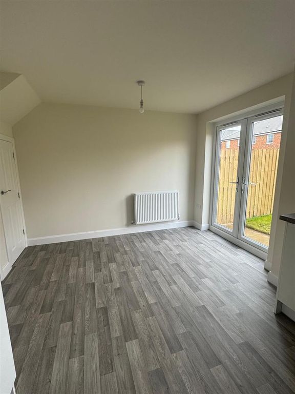 Property photo 3 of 37 049103d7-3384-4F34-Bc33-d4ee52497Cfb.Jpeg