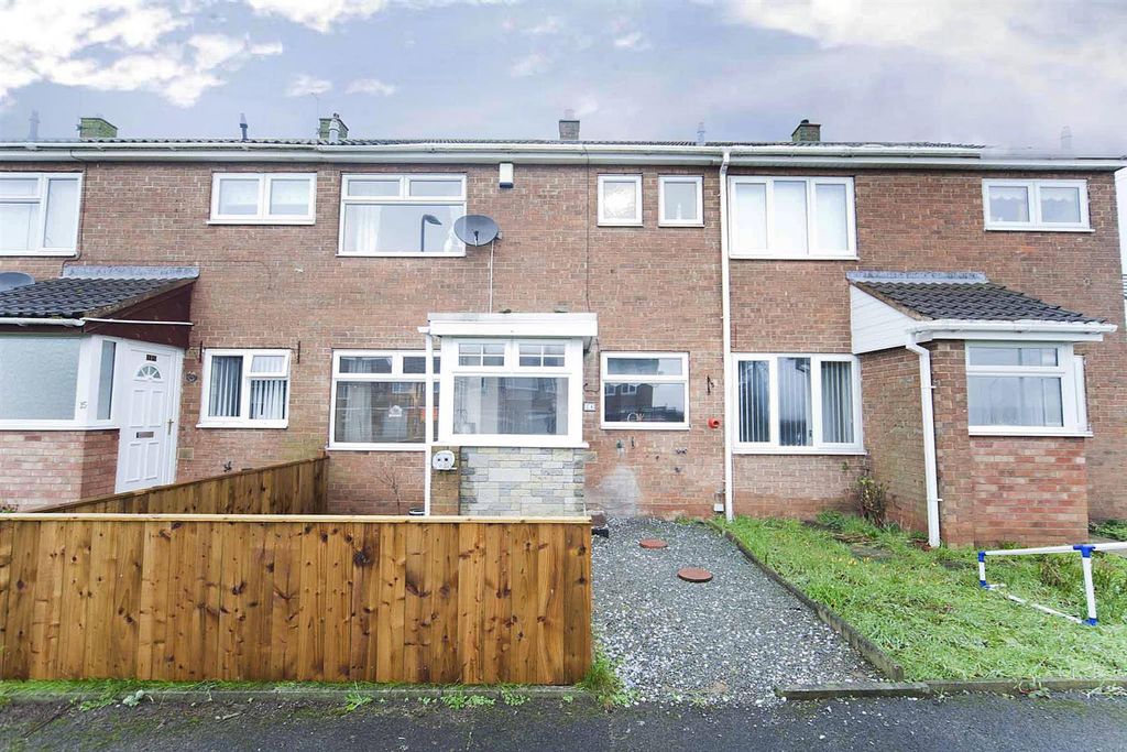 Property photo 2 of 28