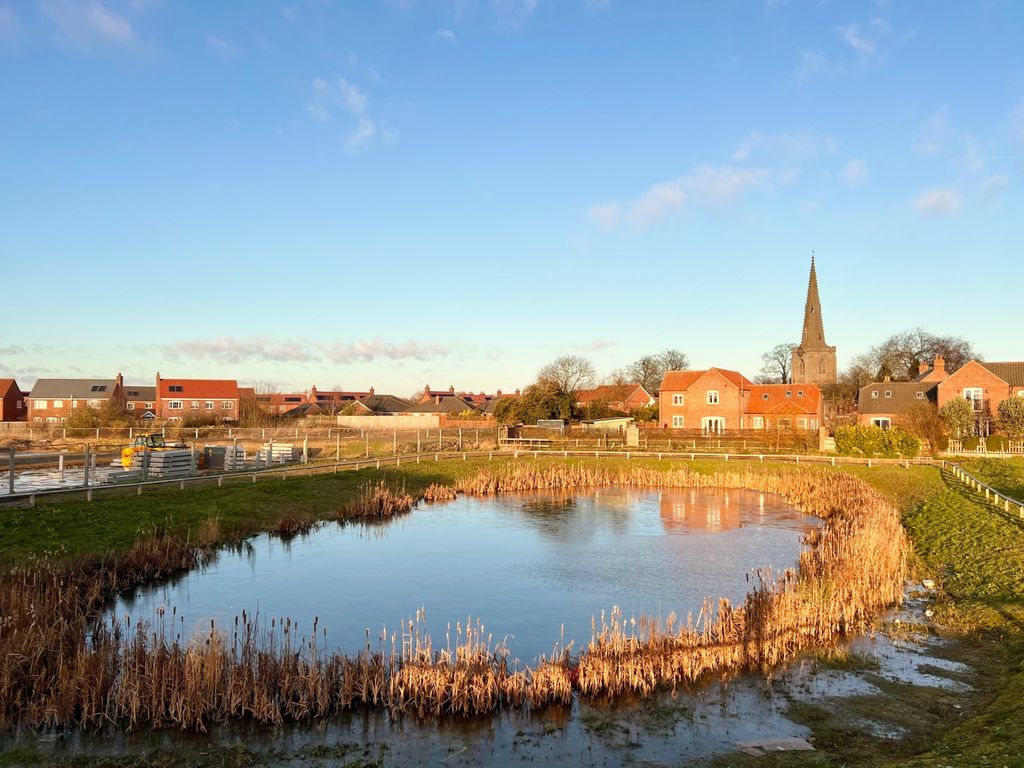 Property photo 3 of 11 Swale