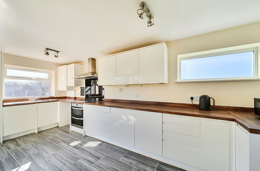 Property photo 3 of 12 Picture No. 04