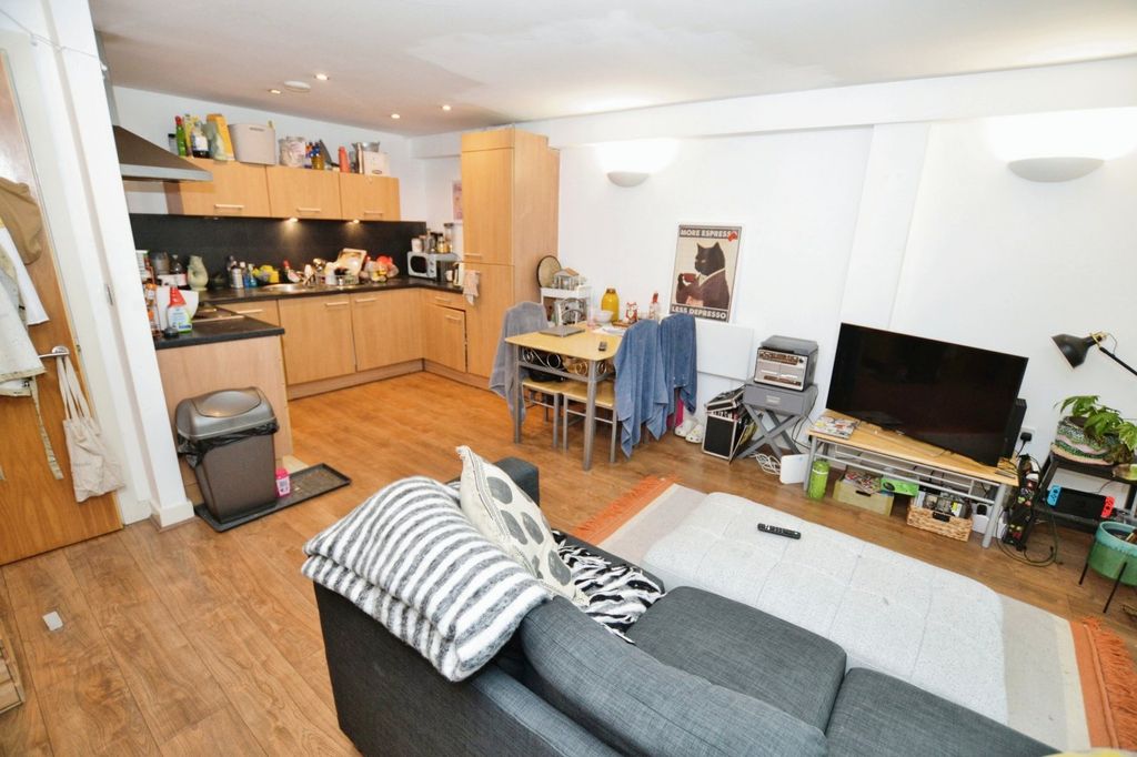 Property photo 3 of 20 Picture No. 10