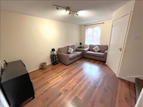 Property photo 2 of 10 Met1000822A.Jpg