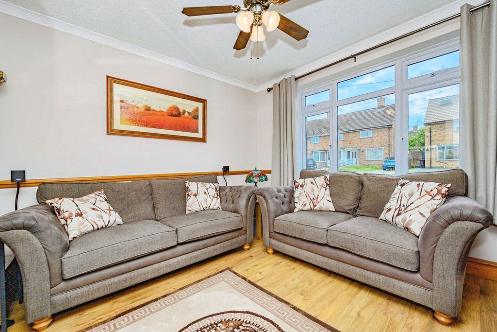 Property photo 3 of 21 Blackthorne-8521