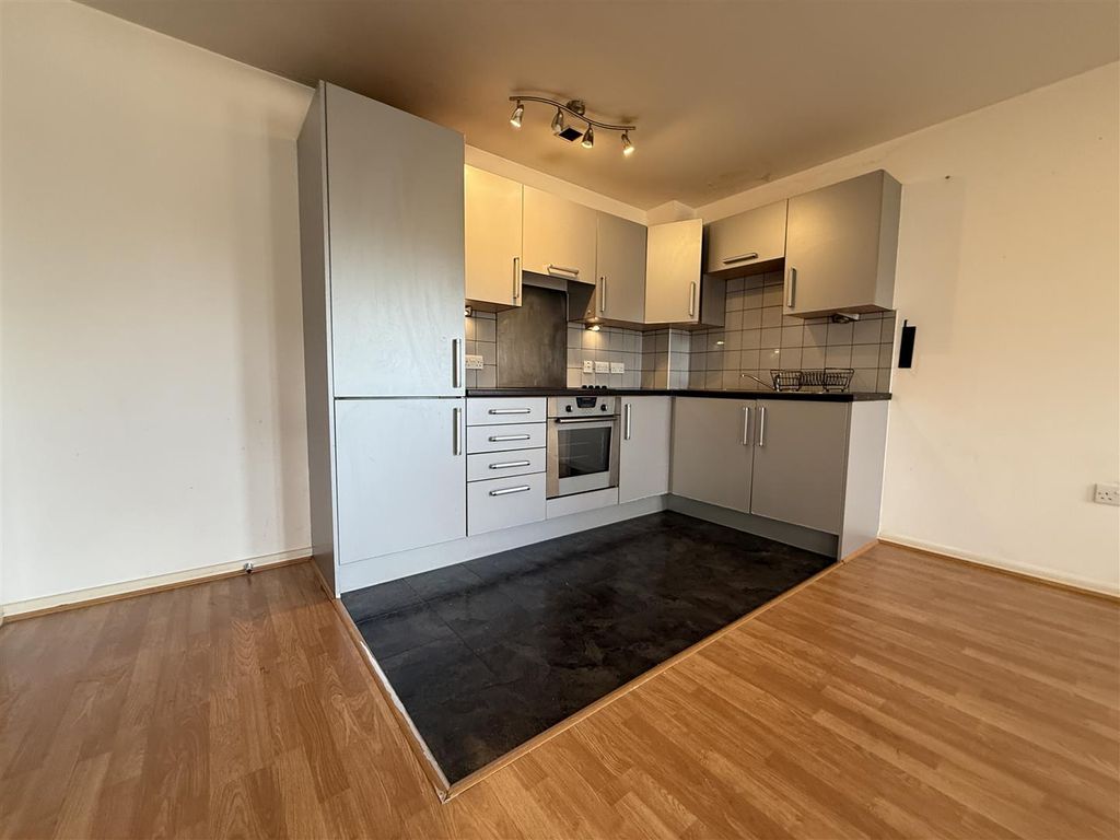 Property photo 2 of 13