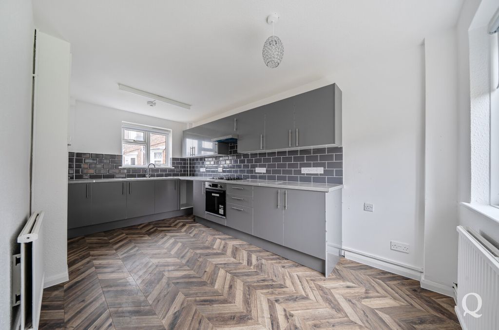 Property photo 2 of 19 07573F8F-723A-43B...