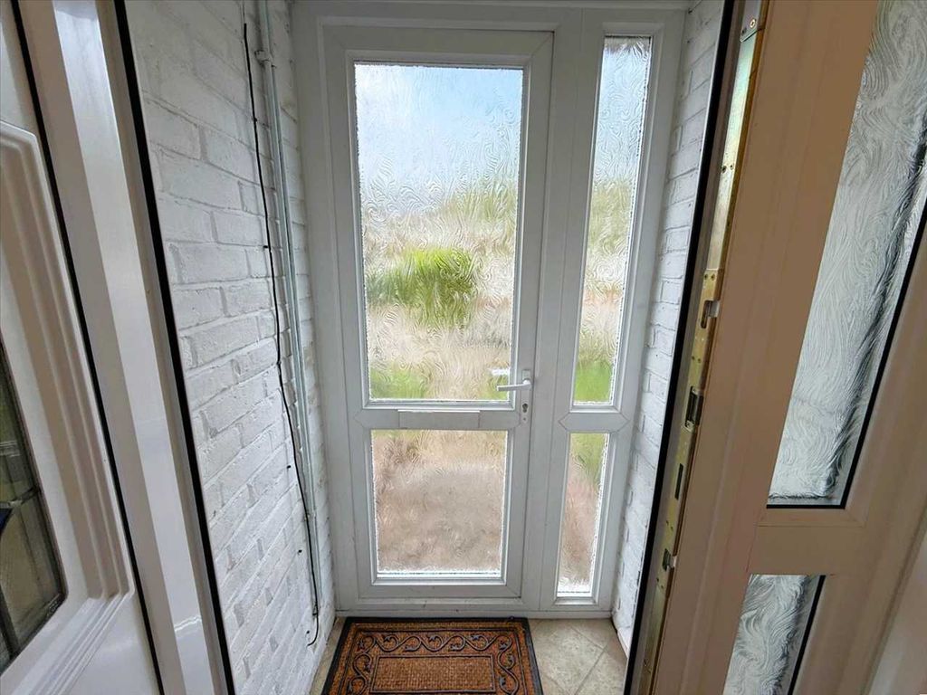 Property photo 3 of 15 Entrance Porch
