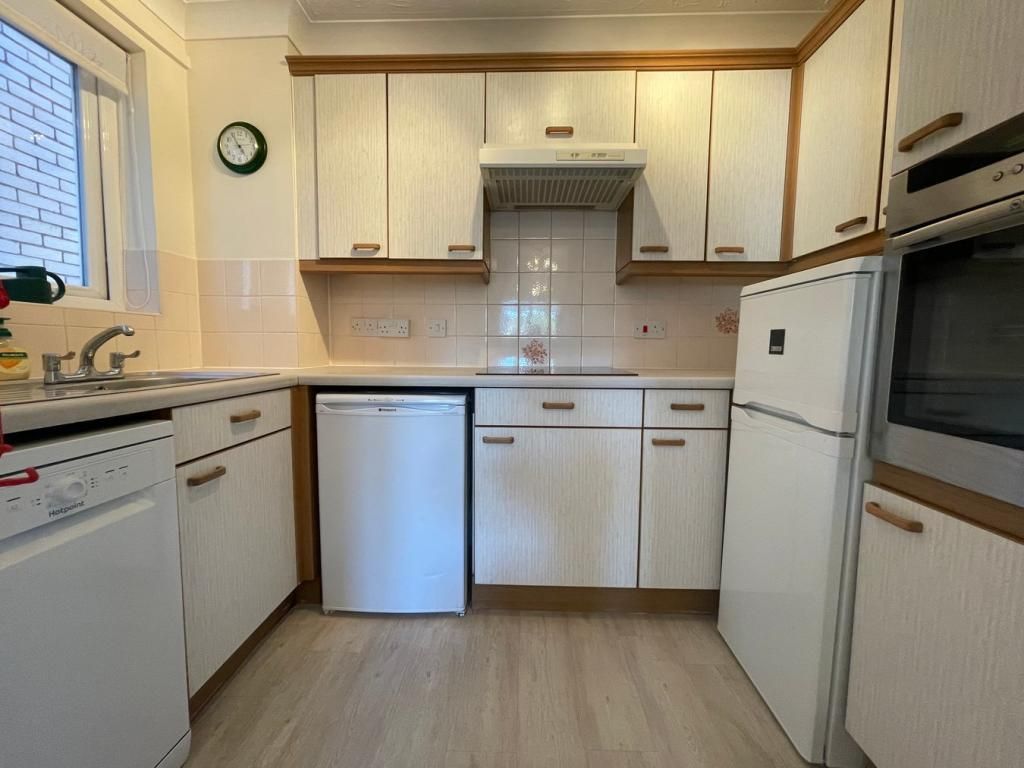 Property photo 2 of 14 Kitchen