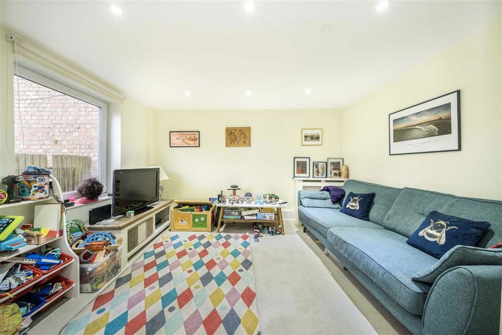 Property photo 2 of 6