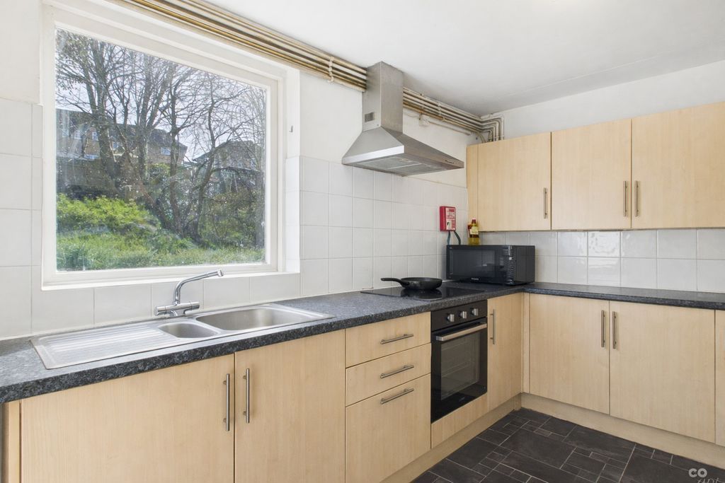 Property photo 2 of 9 Photo 17