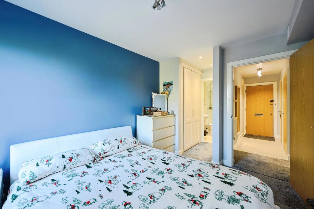 Property photo 3 of 16 Pbox-Img.Jpg