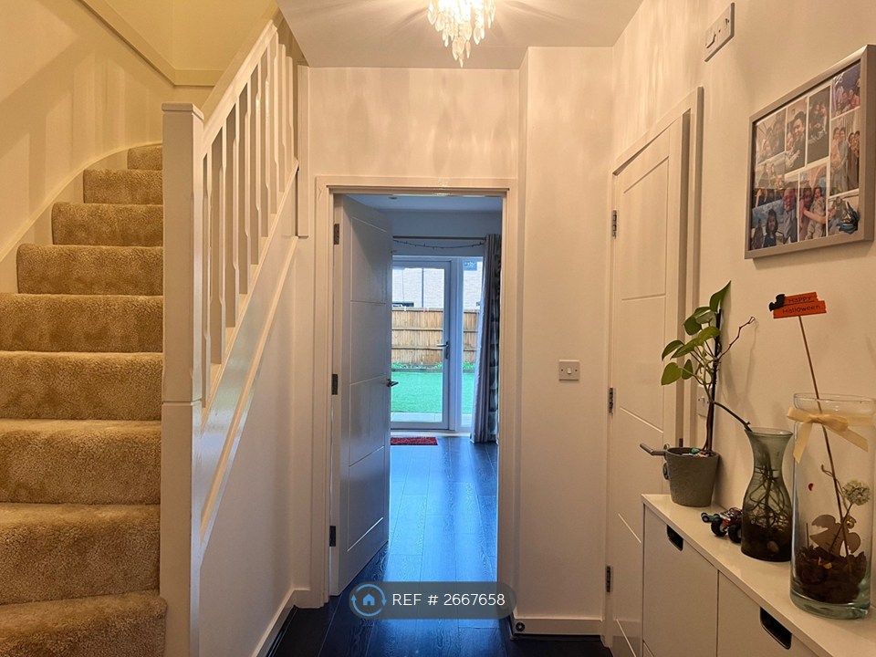 Property photo 3 of 24 Hallway