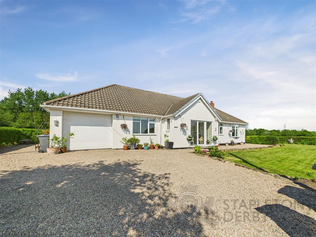 Property photo 1 of 28 Cam04720G0-Pr0056-Still028.Jpg