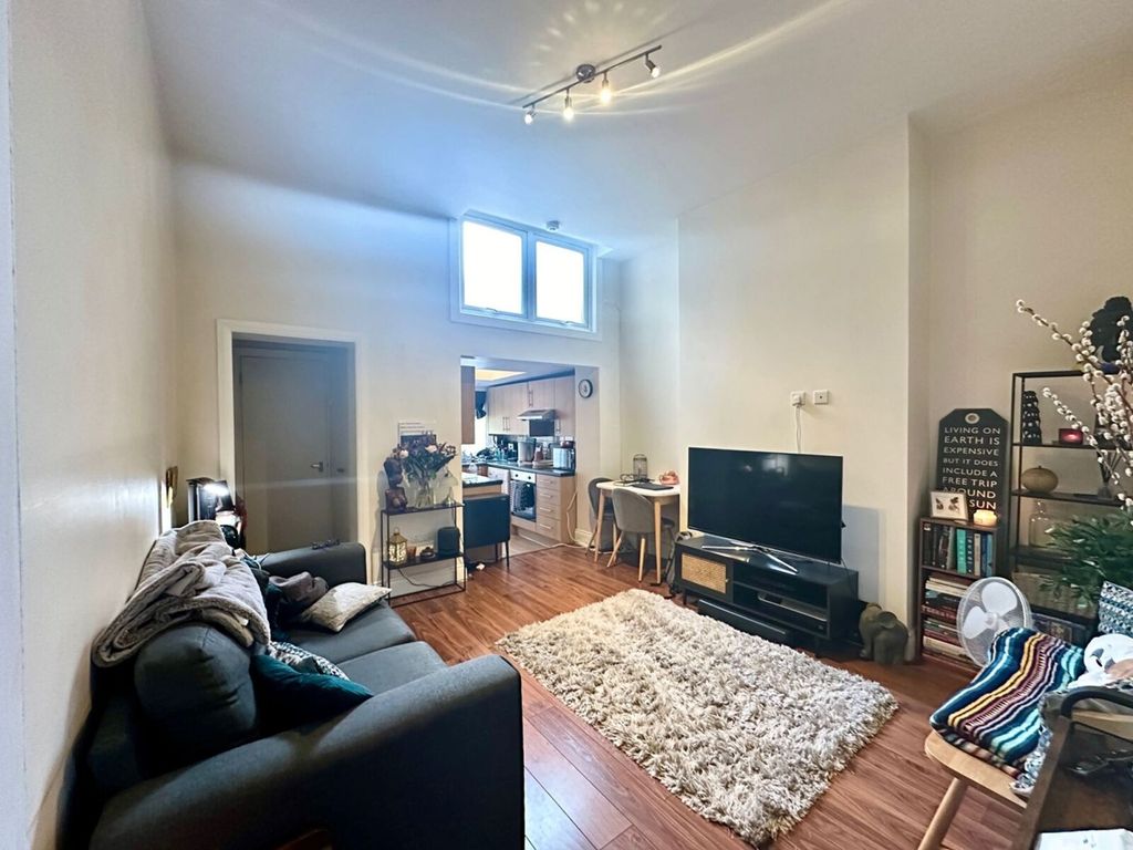 Property photo 2 of 8 Picture No. 03