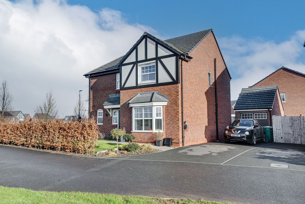 Property photo 1 of 28