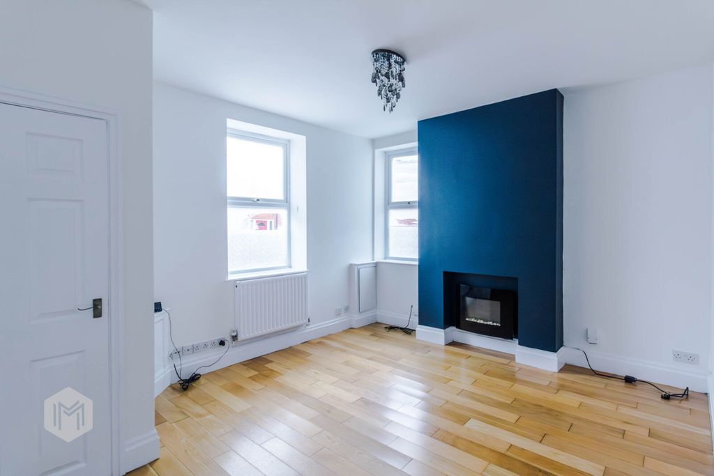 Property photo 2 of 18 Picture No. 16