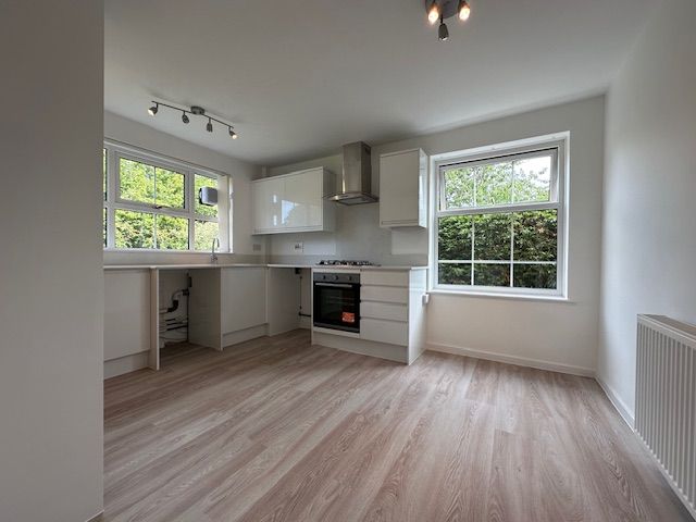 Property photo 2 of 7 Kitchen