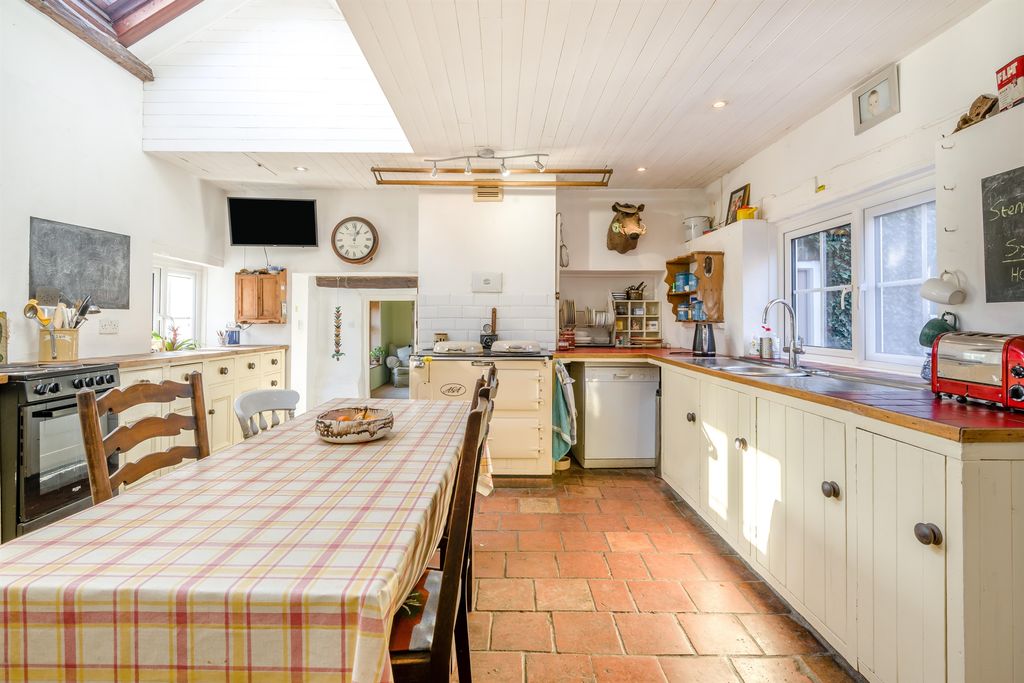 Property photo 3 of 17