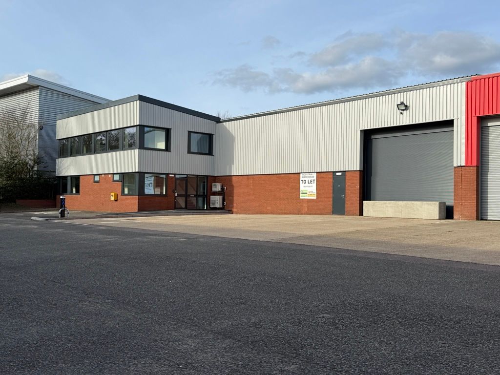 Property photo 1 of 10 Photo 9