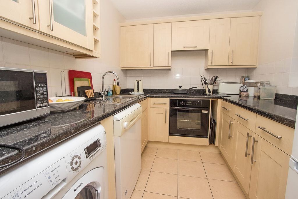 Property photo 2 of 8 Kitchen