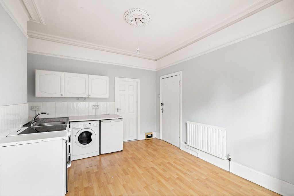 Property photo 2 of 9 Kitchen/Living Room