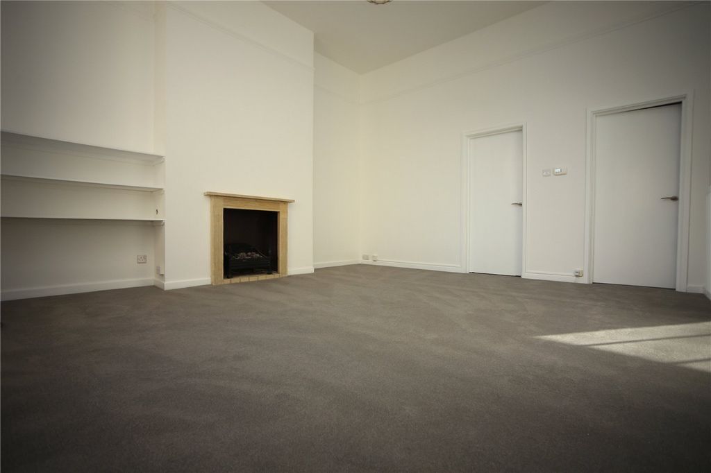 Property photo 3 of 9 Picture No. 06
