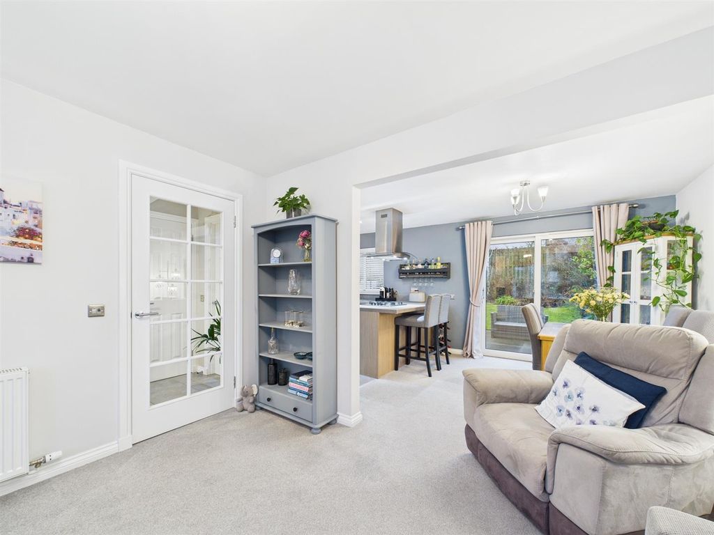 Property photo 3 of 21 Cam01486G0-Pr0952-Still006.Jpg