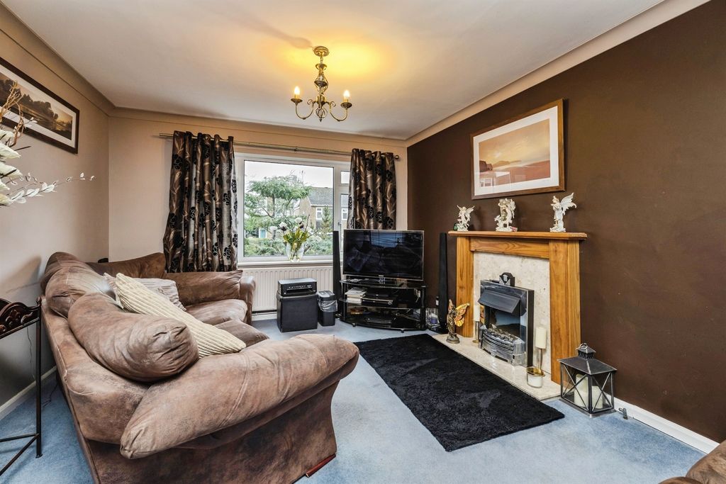 Property photo 2 of 17