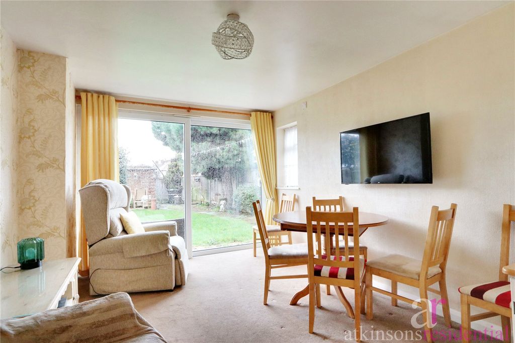 Property photo 2 of 18 Picture No. 27