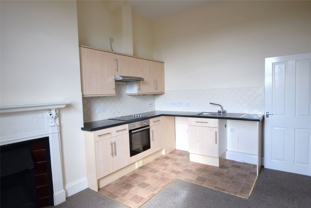 Property photo 2 of 7 Kitchen