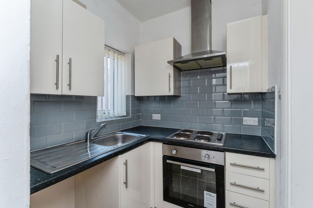 Property photo 2 of 16 Pbox-Img.Jpg