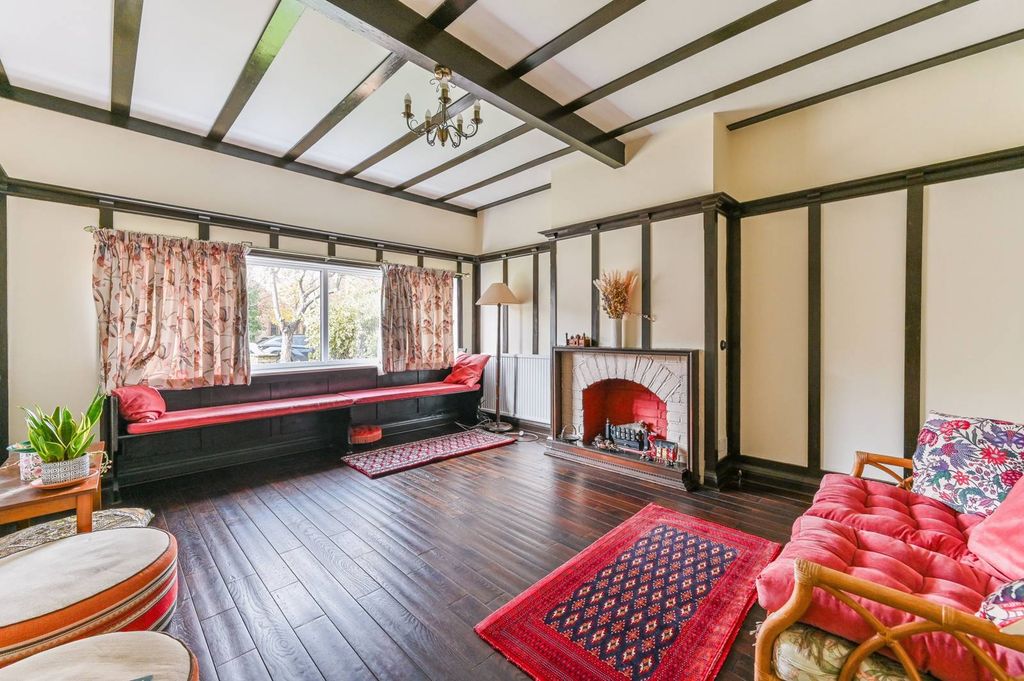 Property photo 3 of 19