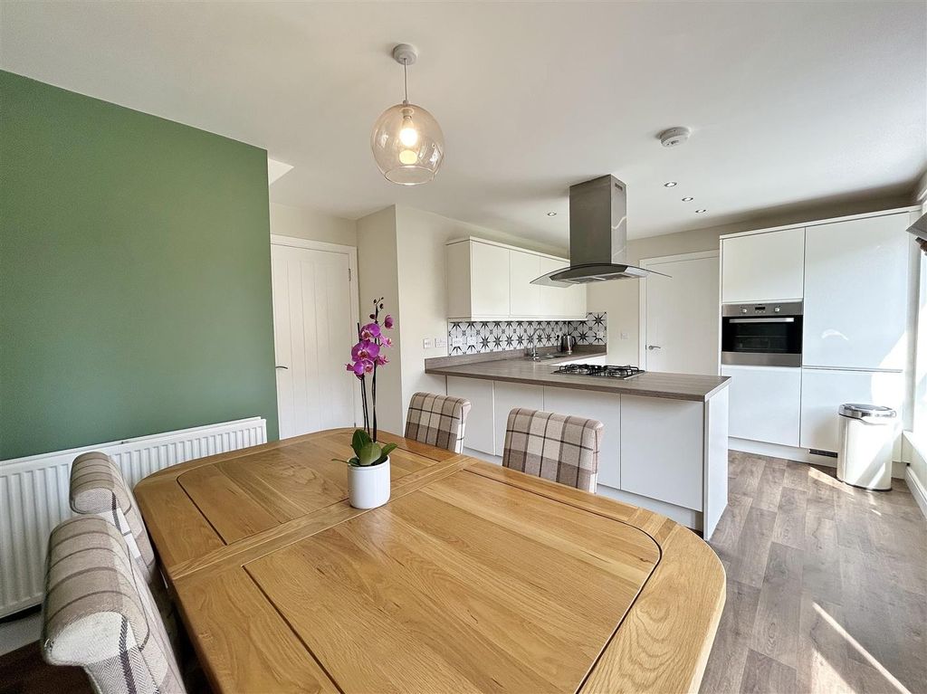 Property photo 2 of 24 Kitchen Diner
