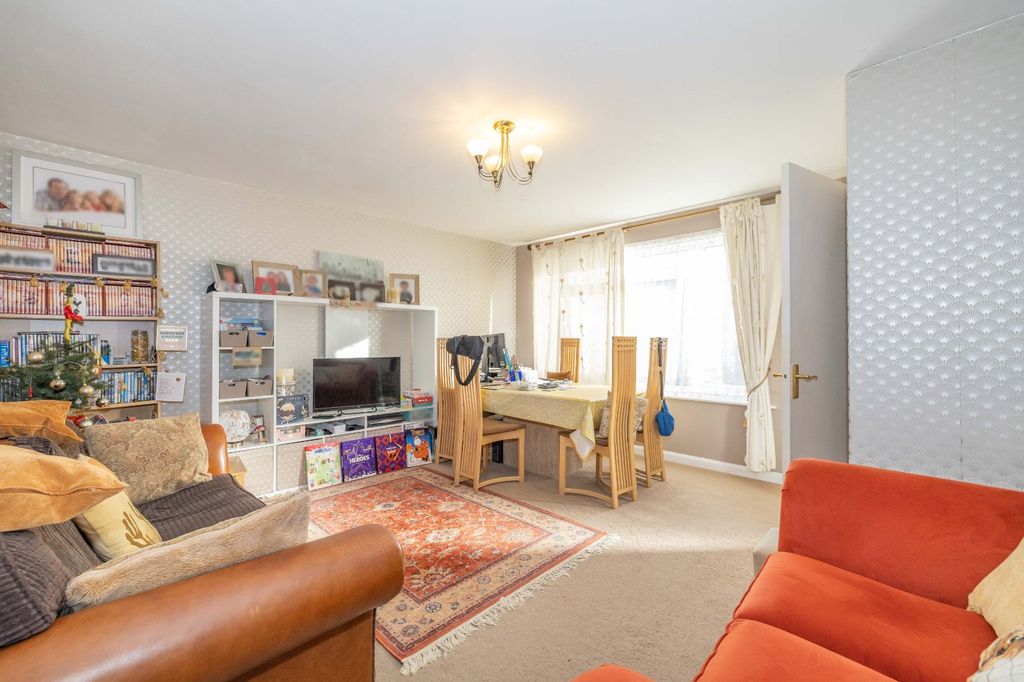 Property photo 2 of 12 Picture 2