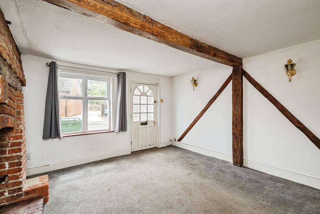 Property photo 3 of 17 Photo
