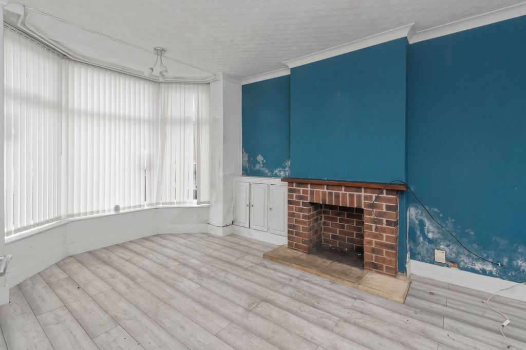 Property photo 2 of 26