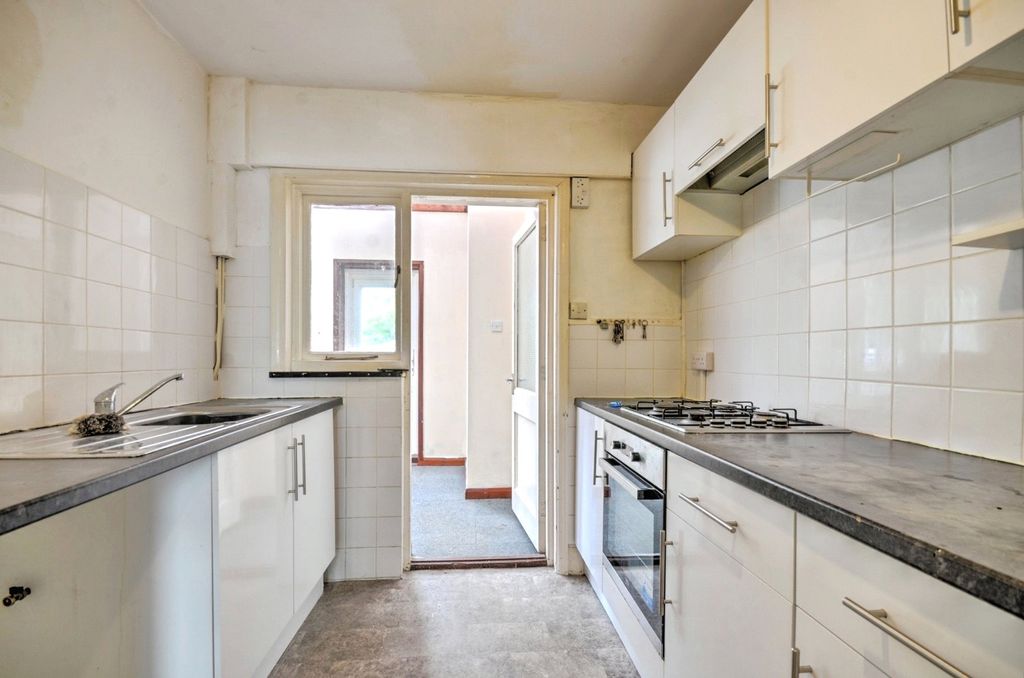 Property photo 2 of 17 Photo