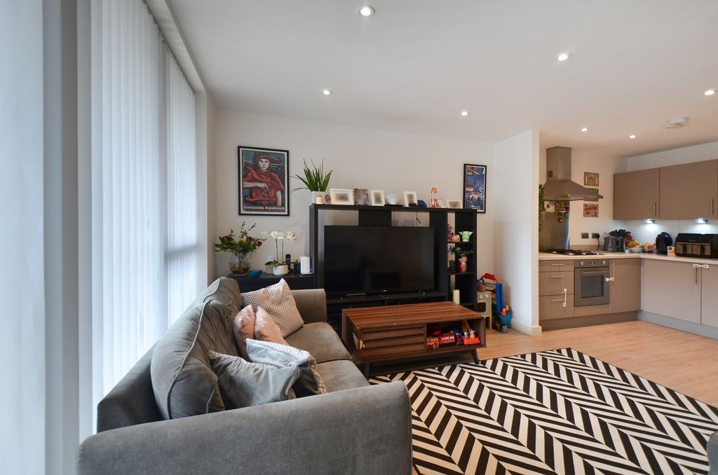 Property photo 2 of 17 Open Plan Living Area_Pic_1.Jpg