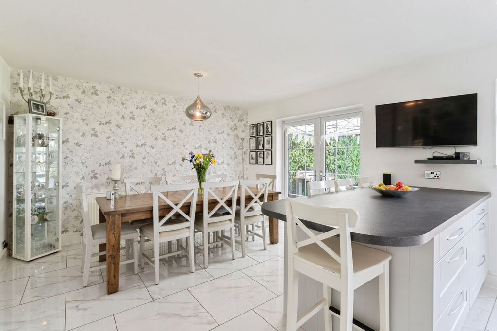 Property photo 1 of 19 Pbox-Img.Jpg