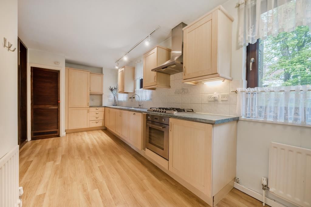 Property photo 2 of 20 Kitchen