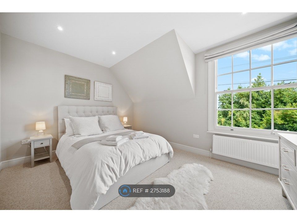 Property photo 2 of 34