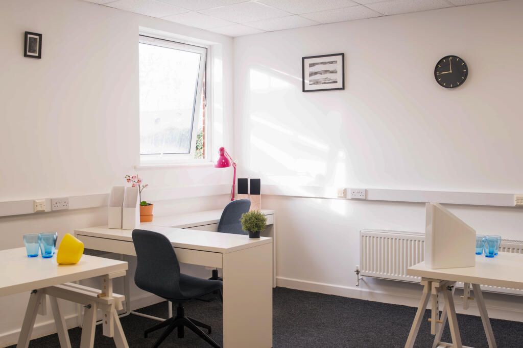 Property photo 3 of 20 Office